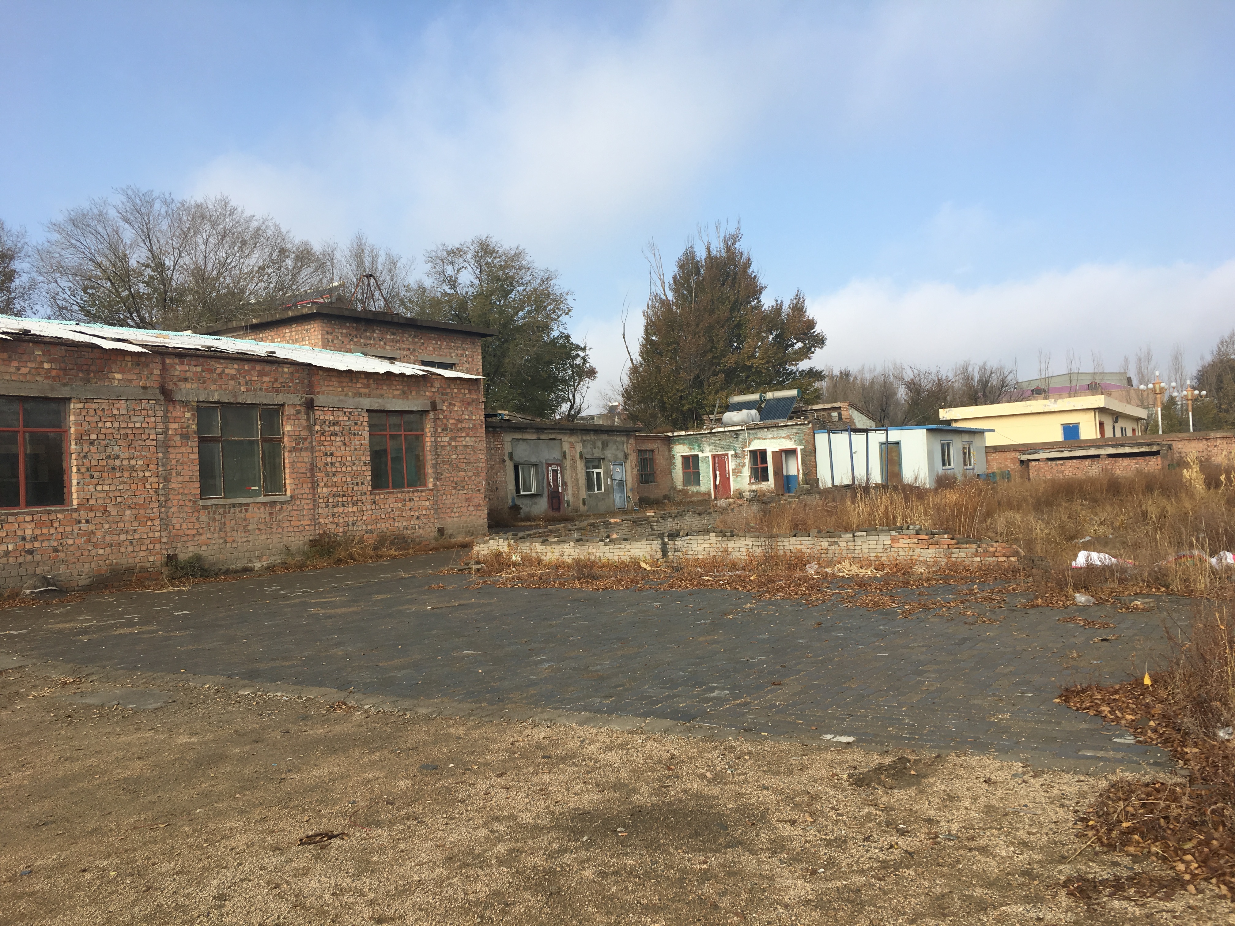 包头市白云鄂博矿区地质路东100米处白云博宇公司厂房招租交易公告